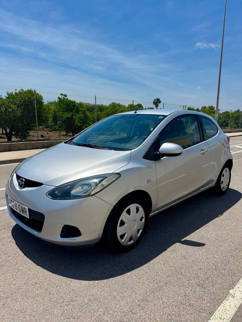 Mazda 2 2009 - foto 1