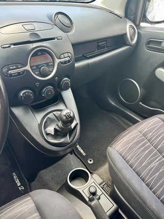 Mazda 2 2009