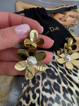 Pendientes flor perla Massimo Dutti dorados