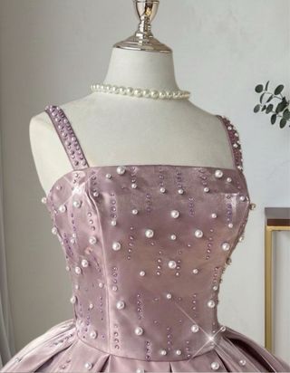 Vestido corto rosa con pedrería