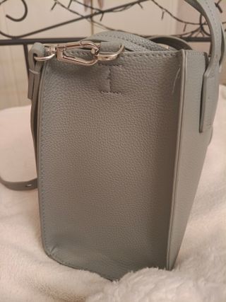 Bolso de mano y hombro.