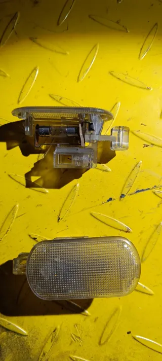 Luz interior guantera GTI mk3