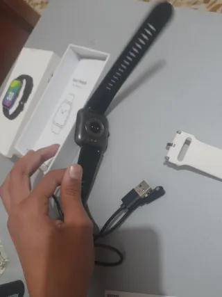 2 Smartwatch 1negro1 blanco y uno sin cargador