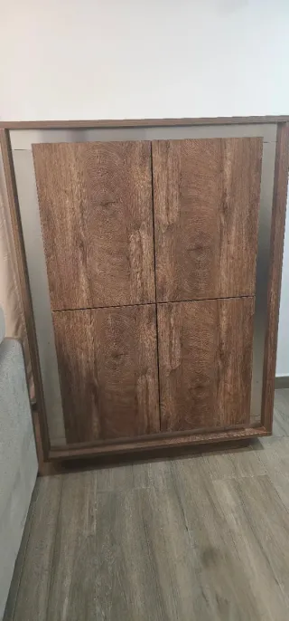 Mueble de madera y metal