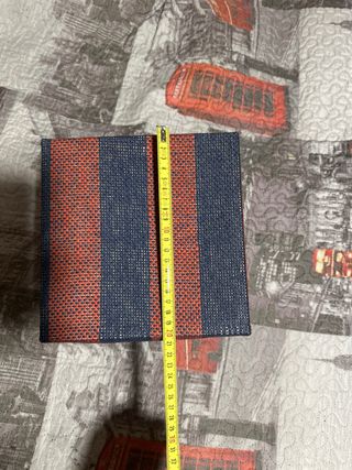 Caja de tela con rayas