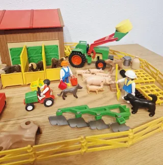 Granja Playmobil con animales y tractor
