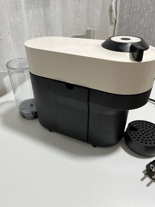 Cafetera Nespresso Blanca y Negra