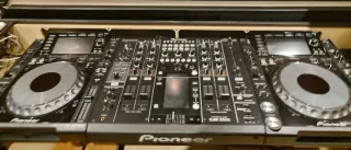 Set DJ Pioneer CDJ-2000 Nexus y DJM-2000