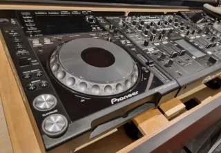 Set DJ Pioneer CDJ-2000 Nexus y DJM-2000