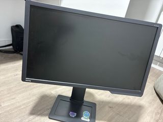 Monitor BenQ 27 144Hz abatible