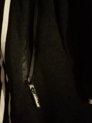 Pantalón chándal negro con rayas