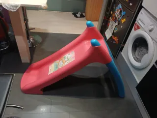 Tobogán infantil rosa