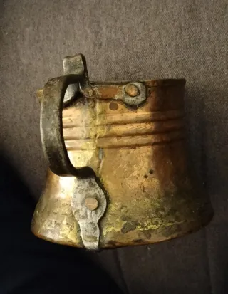 Antica brocca in rame