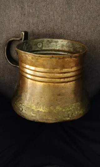 Antica brocca in rame