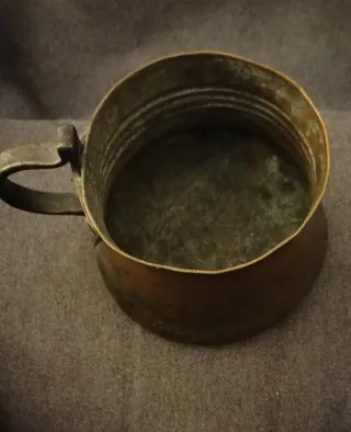 Antica brocca in rame