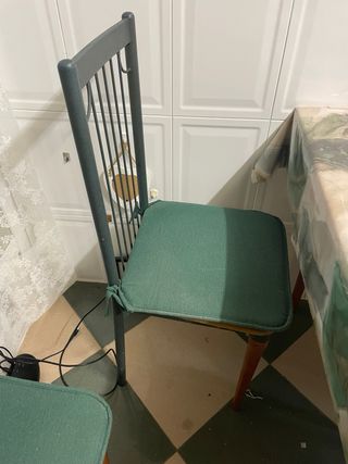 Mesa de cocina con 4 sillas