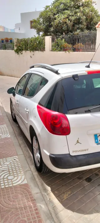 Peugeot 207 2012