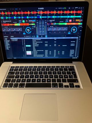 MacBook Pro 15” i5 Perfetto per Retrogaming & DJ!