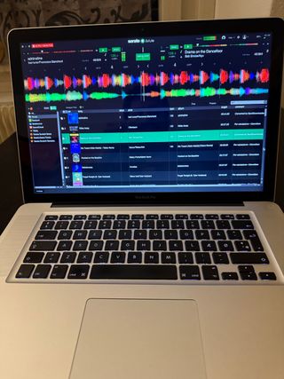 MacBook Pro 15” i5 Perfetto per Retrogaming & DJ!