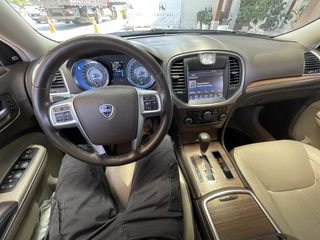 Lancia Thema 2012