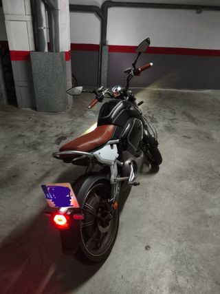 Super Soco Moto Scooter Eléctrica ( 125cc )