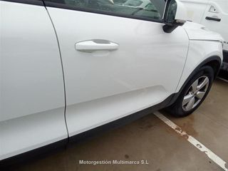 VOLVO XC40 (O) 2.0 D3