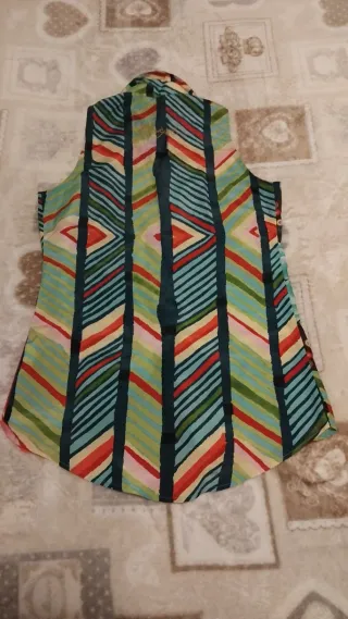 Blusa Desigual sin mangas estampada