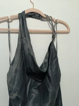 Vestido Zara largo satinado con abalorios talla M