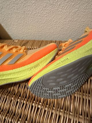 Adidas Ultraboost 5 Talla 44 Naranja/Amarillo