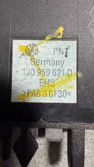 Boton Luneta Trasera Golf IV