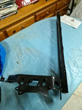 Frente interior. Marco radiador Toyota Yaris 2011-