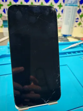 Pantalla iPhone 13 ORIGINAL - Cristal roto