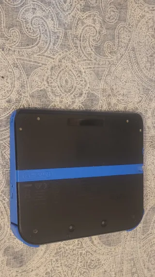 Nintendo 2DS Negra + 2 Juegos