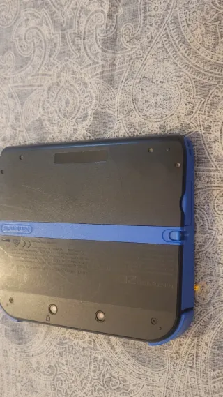 Nintendo 2DS Negra + 2 Juegos