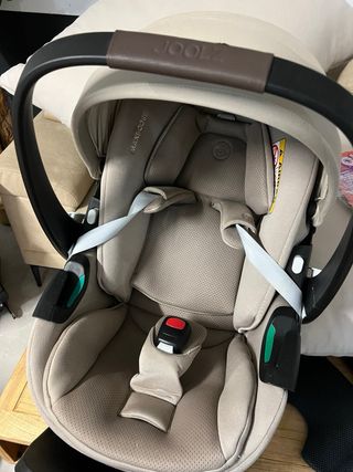 Maxi-Cosi Silla Bebé con base incluida. Como nueva