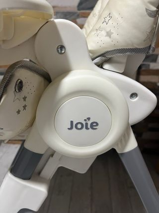 Trona Joie para bebé