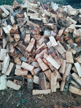 Leña para chimenea o barbacoa