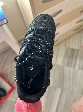 Zapatillas Nike TN Negras y Blancas