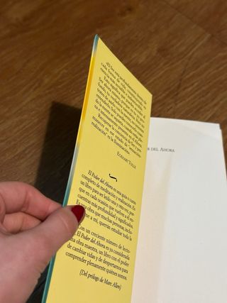 Libro El Poder del Ahora de Eckhart Tolle.