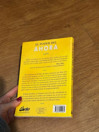 Libro El Poder del Ahora de Eckhart Tolle.