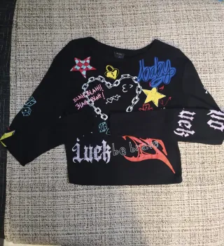 Camiseta Bershka Negra Estampada