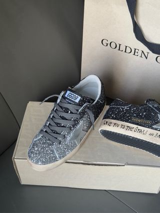 Golden Goose Sneakers Negro y Plateado