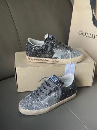 Golden Goose Sneakers Negro y Plateado