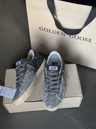 Golden Goose Sneakers Negro y Plateado