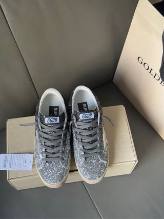 Golden Goose Sneakers Negro y Plateado