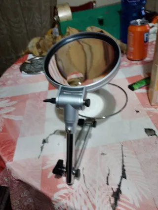 Lupa con pie de soporte