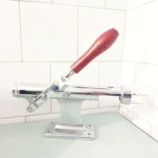 Sacacorchos industrial cromado