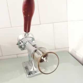 Sacacorchos industrial cromado