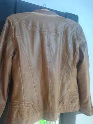 Cazadora Koröshi efecto piel