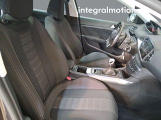 Peugeot 308 5p Allure 1.2 130 S&S